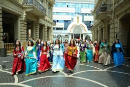 March in national costumes was organized in center of Baku-PHOTO 