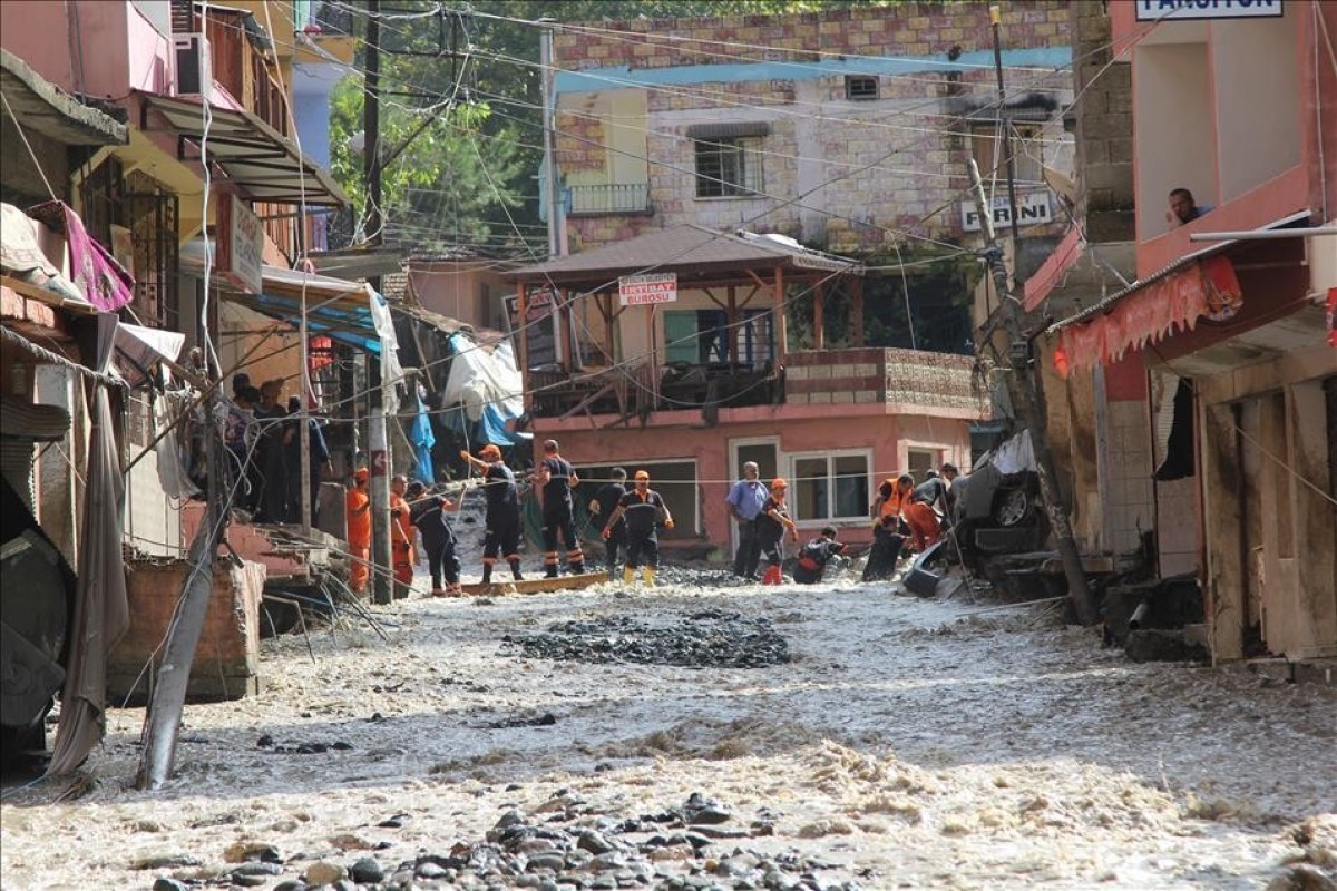 One killed as floods cause house collapse in Türkiye’s Hatay province