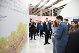 Leyla Aliyeva and Arzu Aliyeva tour the Urban Expo exhibition - PHOTO 