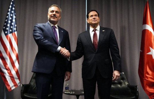 Turkish FM holds talks with US counterpart in Sweden