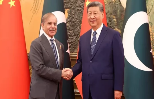 Pakistan PM arrives for China visit overshadowed by Iran war