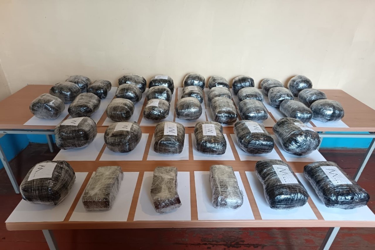 Azerbaijan prevents 35 kg of drugs from being smuggled into country - PHOTO 