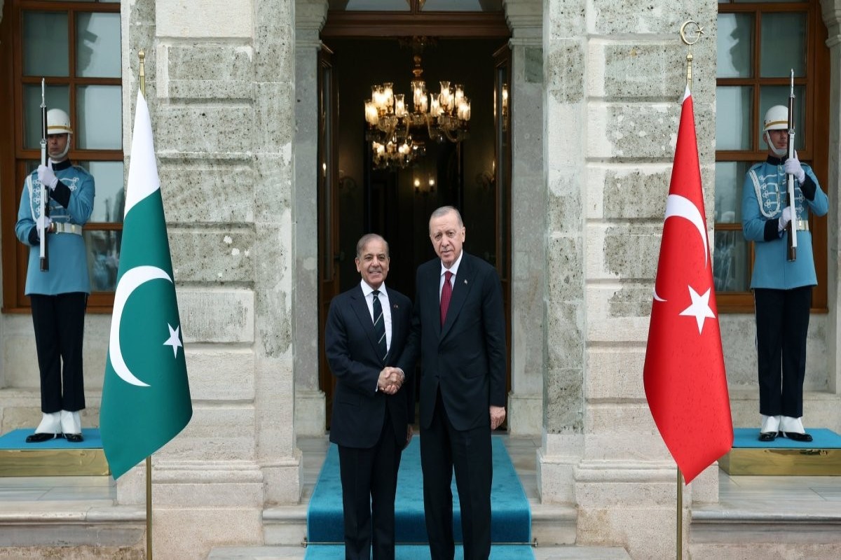 President Erdoğan, Pakistani PM stress mediation, regional stability