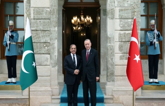 President Erdoğan, Pakistani PM stress mediation, regional stability