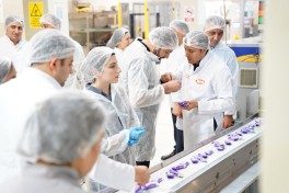Media representatives visit “Ulduz” factory promoting “Made in Azerbaijan” brand worldwide - PHOTO 