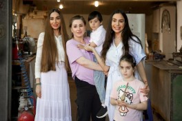 Leyla Aliyeva and Arzu Aliyeva explore creative work of local craftsman during Lankaran visit
