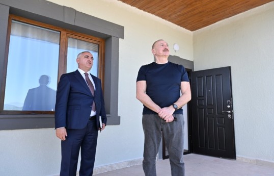 President Ilham Aliyev inspected private houses designated for servicemen in Khojaly