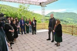 President Ilham Aliyev inspected progress of developments in Boyuk Galaderesi village of Shusha and met with residents - PHOTO  - UPDATED 