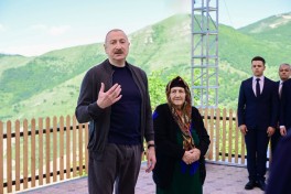 President Ilham Aliyev inspected progress of developments in Boyuk Galaderesi village of Shusha and met with residents - PHOTO  - UPDATED 