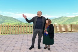 President Ilham Aliyev inspected progress of developments in Boyuk Galaderesi village of Shusha and met with residents - PHOTO  - UPDATED 