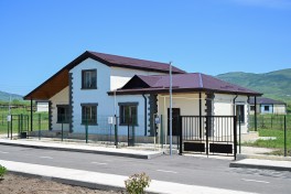 President Ilham Aliyev inspected private houses designated for servicemen in Khojaly