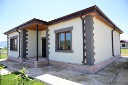 President Ilham Aliyev inspected private houses designated for servicemen in Khojaly