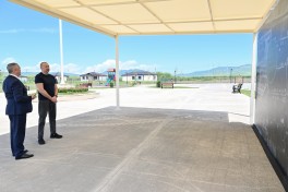 President Ilham Aliyev inspected private houses designated for servicemen in Khojaly