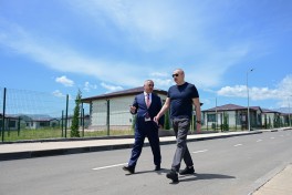 President Ilham Aliyev inspected private houses designated for servicemen in Khojaly