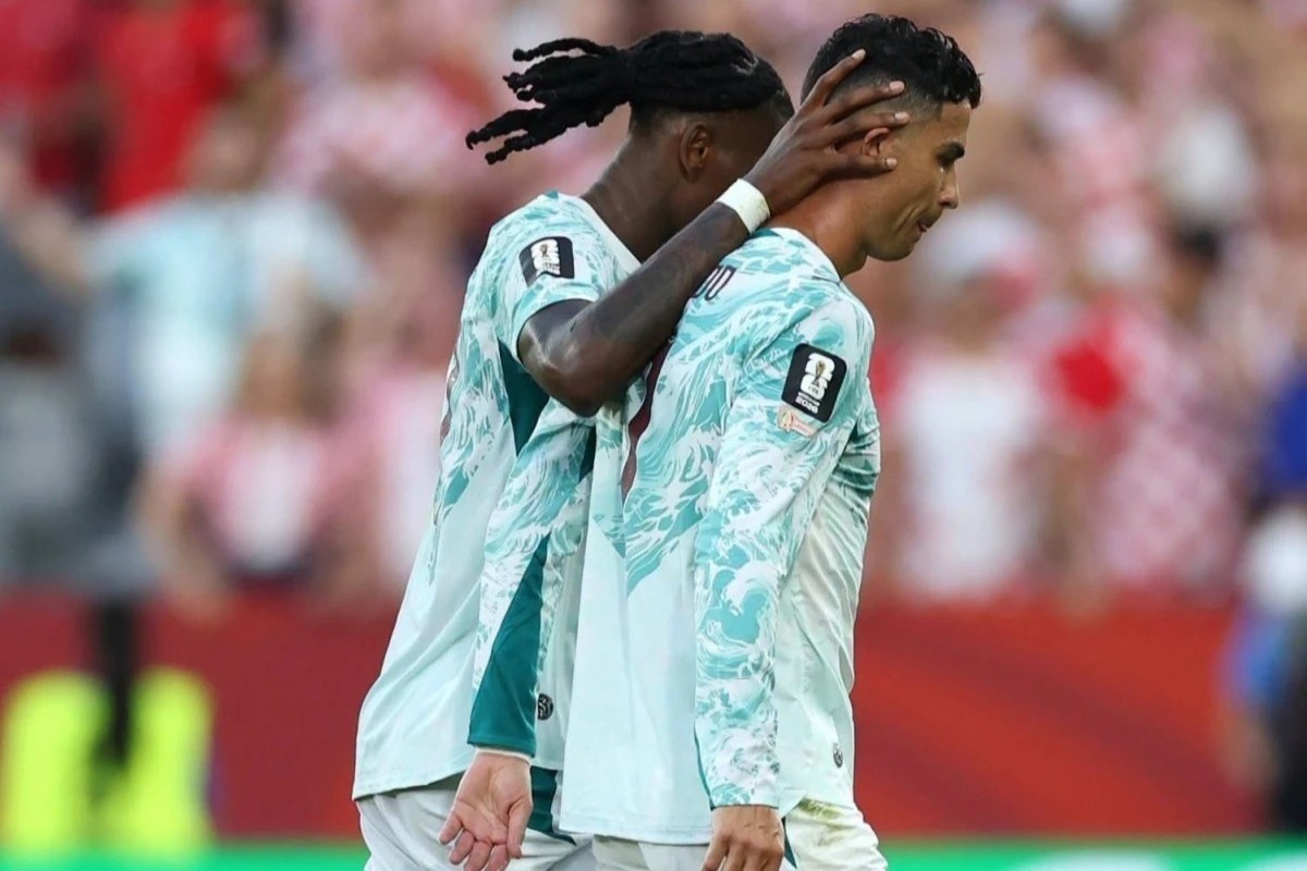 Cristiano Ronaldo’s No. 7 Portugal shirt given to Rafael Leao