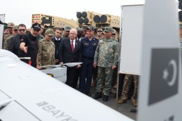 Türkiye’s military leadership inspects weapons and equipment at exercise in Shusha-PHOTO 