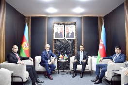 Azerbaijan’s Defense Ministry Director General holds meetings at ADEX 2026-PHOTO 