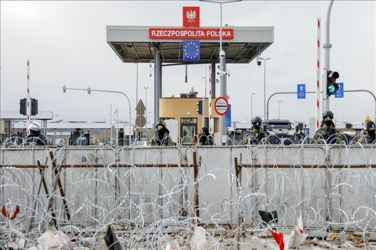 Poland has no intention of abolishing border controls with Lithuania.