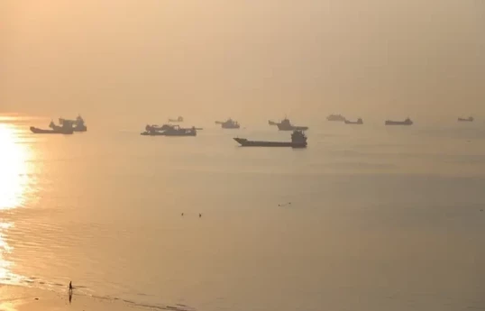 Oil tanker attacked while passing through Strait of Hormuz