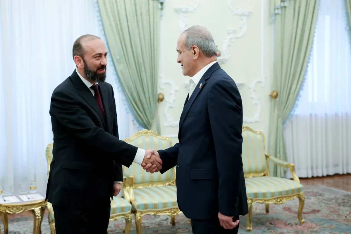 Armenian FM informs Iranian President on implementation of TRIPP