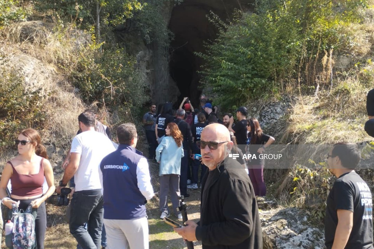 International travelers visit Azykh Cave - <span class="red_color">PHOTO