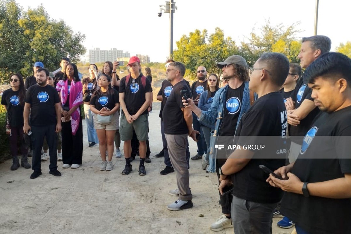 International travelers visit Aghdam -PHOTO 