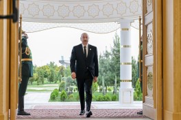 President Ilham Aliyev arrived at Awaza Complex to attend 8th Consultative Meeting of Heads of State of Azerbaijan and Central Asia