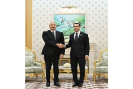 President Ilham Aliyev met with President of Turkmenistan in Turkmenbashi