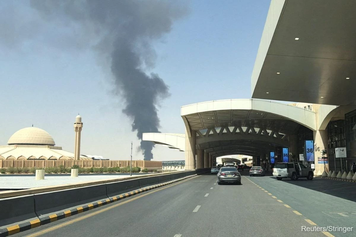 Three killed, 36 injured in Houthi attacks on Saudi airports, Riyadh says