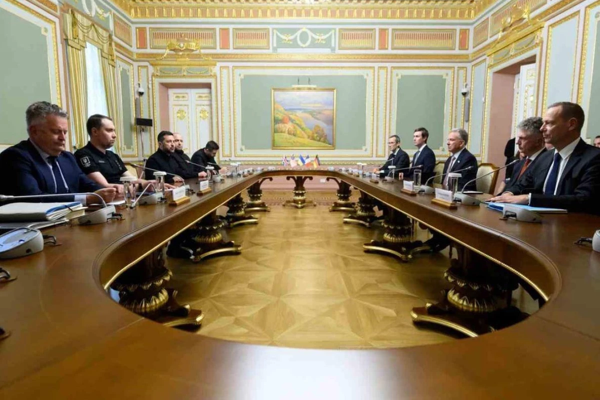 Kushner and Witkoff to discuss ‘new’ peace plan with Ukrainian delegation, sources say