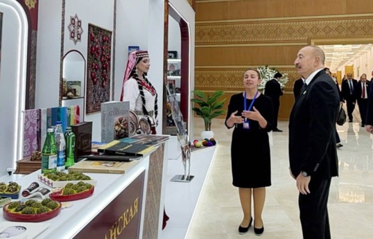 President Ilham Aliyev viewed national stands of CIS member states in Turkmenbashi