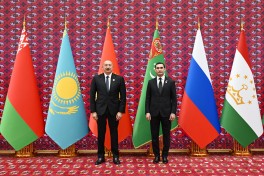 President Ilham Aliyev arrives at Awaza Complex to attend CIS Heads of State Council meeting - UPDATED 
