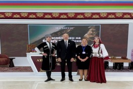 President Ilham Aliyev viewed national stands of CIS member states in Turkmenbashi