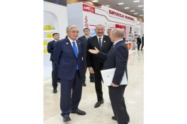President Ilham Aliyev viewed national stands of CIS member states in Turkmenbashi