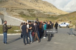International travelers familiarize themselves with work carried out on Horadiz-Aghband highway - PHOTO 
