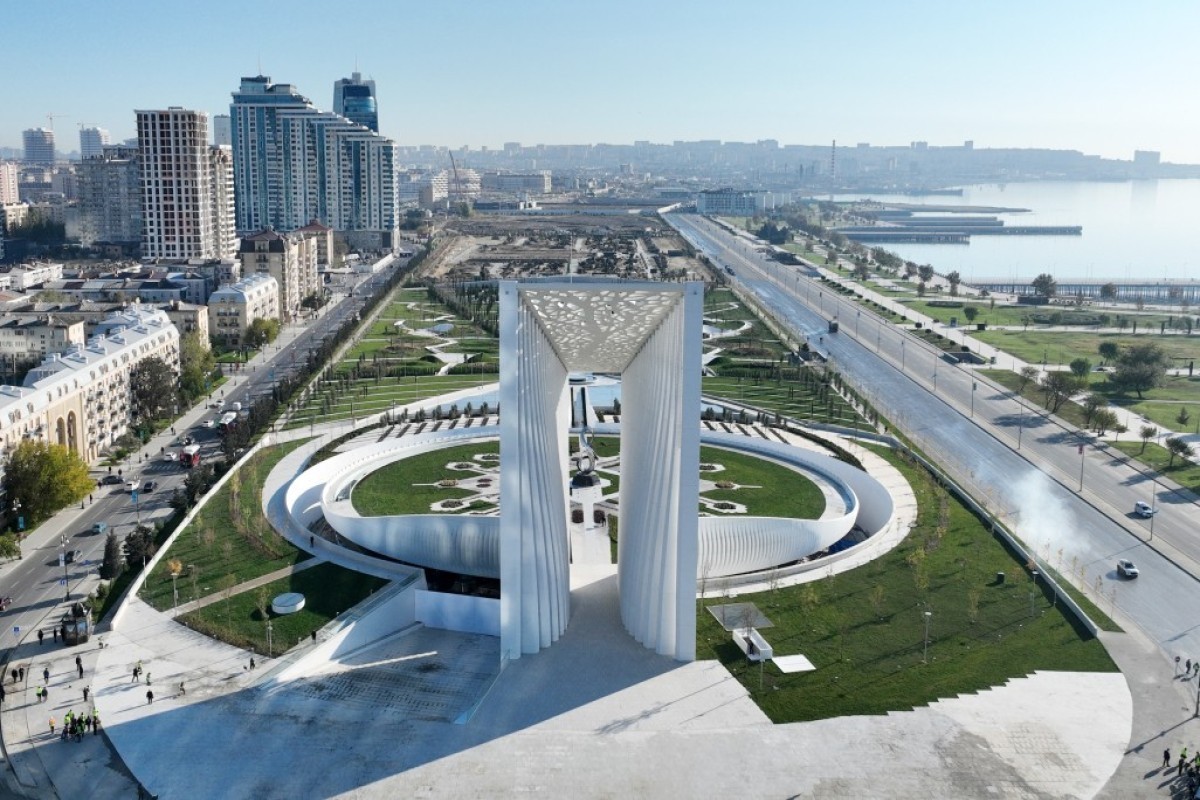 Cambodian Prime Minister visits Victory Park in Baku
