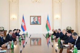 President Ilham Aliyev held expanded meeting with Prime Minister of Cambodia