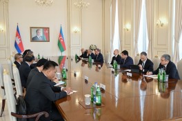 President Ilham Aliyev held expanded meeting with Prime Minister of Cambodia