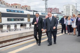 Czech transport minister visits Baku Railway Station