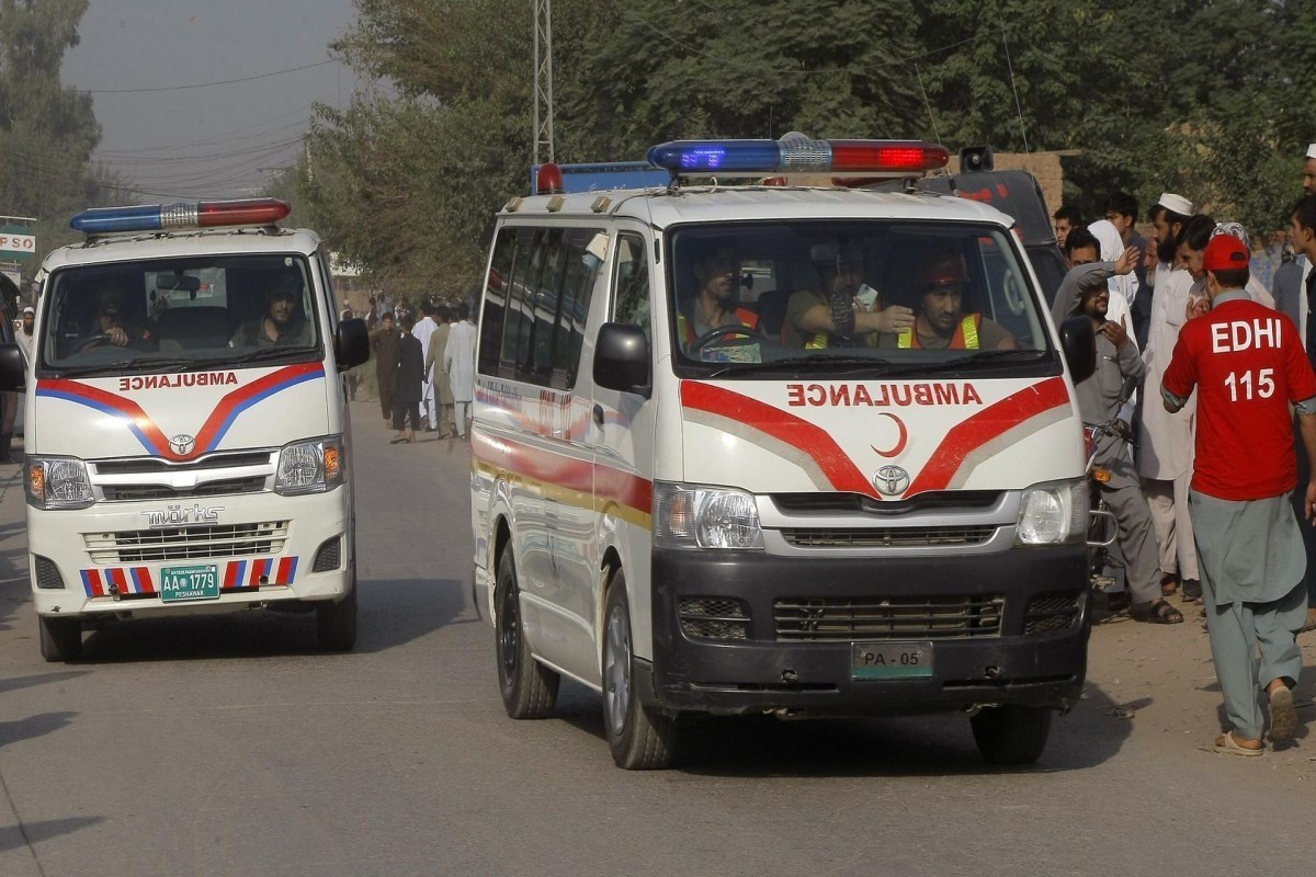 Five killed, 30 injured as passenger train derails in Pakistan