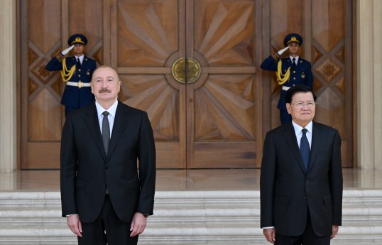 Official welcome ceremony held in Baku for President of Laos