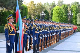Official welcome ceremony held in Baku for President of Laos