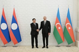 Official welcome ceremony held in Baku for President of Laos