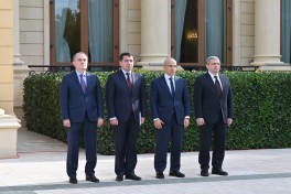 Official welcome ceremony held in Baku for President of Laos