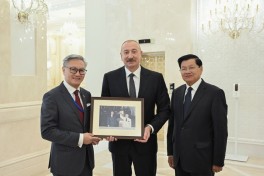 Official luncheon hosted on behalf of President Ilham Aliyev in honor of President of Laos