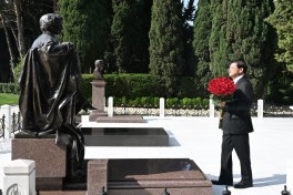 President of Laos visits Alley of Honor