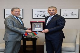 Azerbaijan Minister of Defense meets with Prime Minister of Cambodia