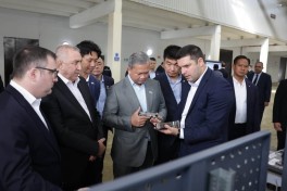 Prime Minister of Cambodia visited the enterprises of Ministry of Defense Industry.-PHOTO 