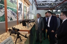 Prime Minister of Cambodia visited the enterprises of Ministry of Defense Industry.-PHOTO 