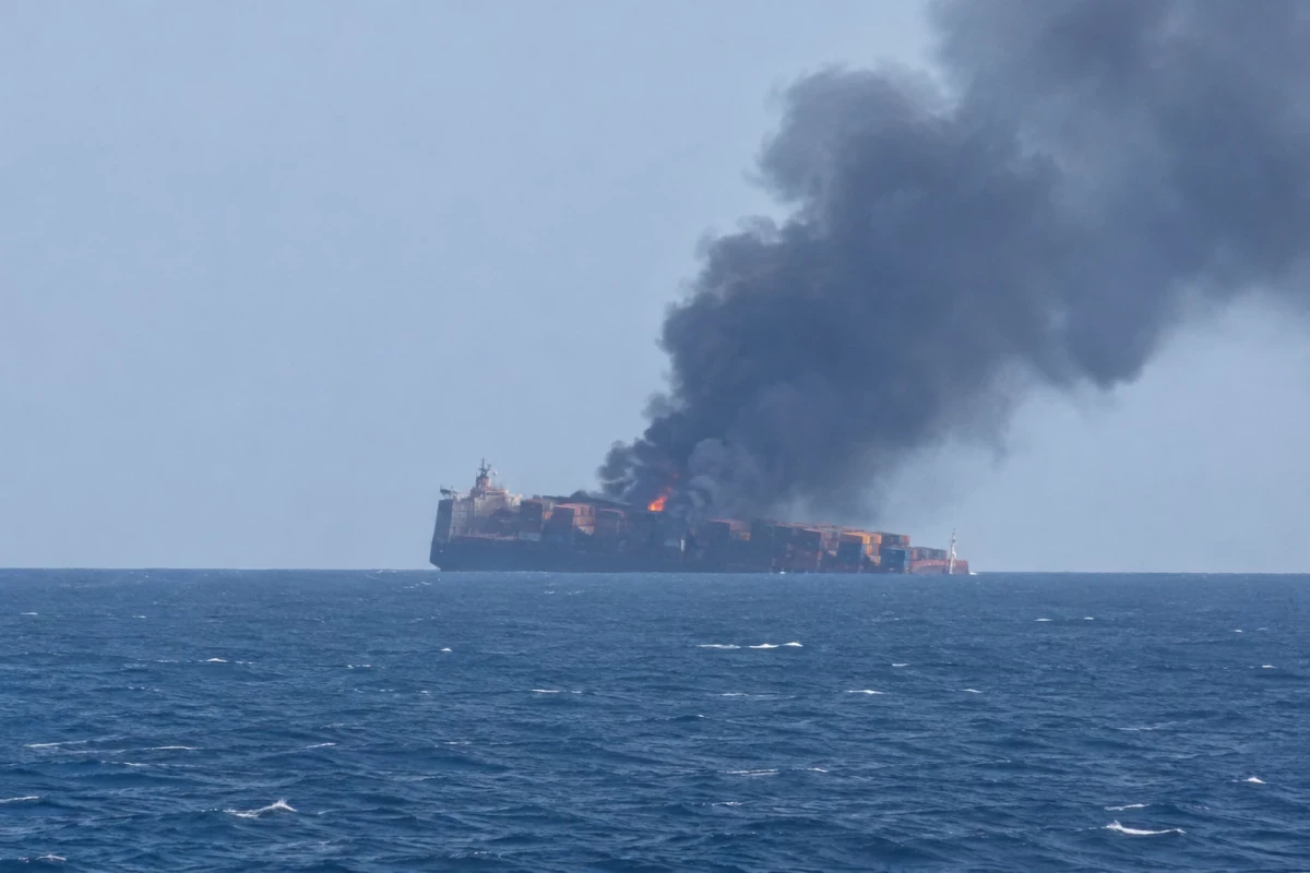 Ship with 2,500 containers sinks in Hormuz
